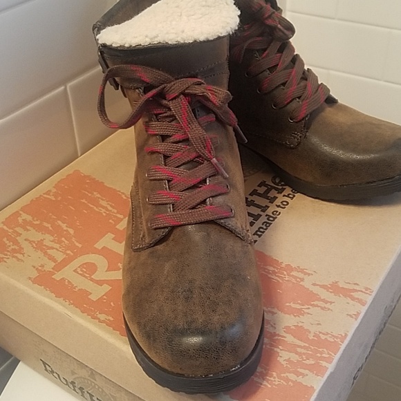 BARELY WORN Ruff Hewn boots - Picture 5 of 5